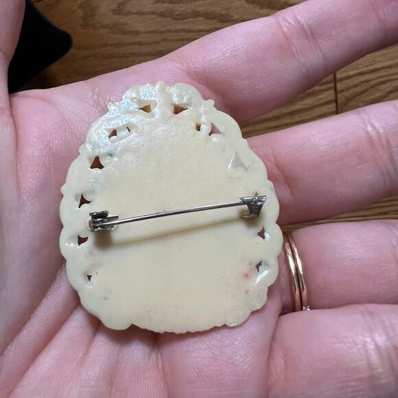 Vintage Filigree Celluloid Floral Brooch Lapel Pin Bouquet Hand Painted Carved - Picture 5 of 8